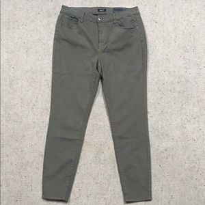 NWT Rue 21 Green Jegging Pants - so comfy!
